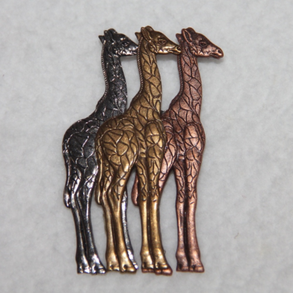 Giraffe Trio Mixed Metal Pin
